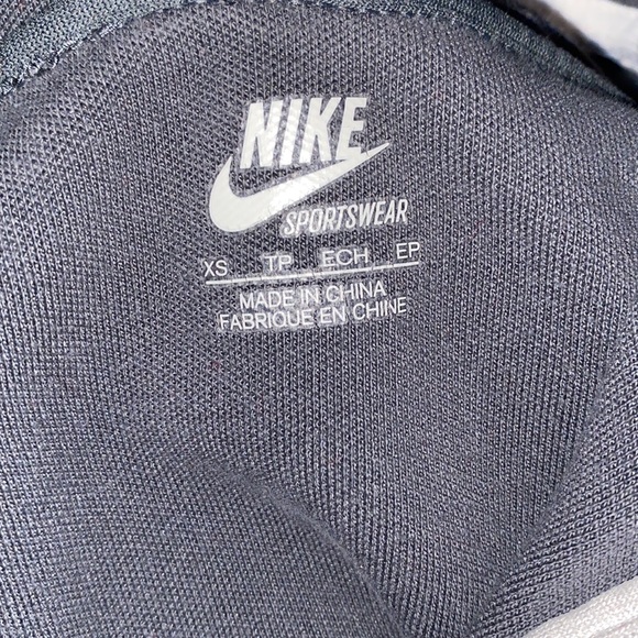 Nike jacket - Picture 5 of 6